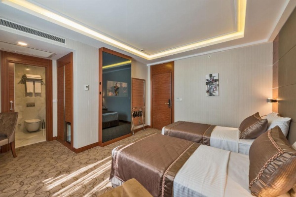 Glorious Hotel image 12