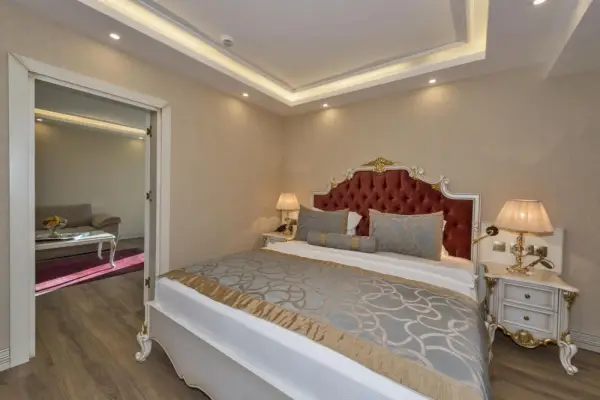 Glorious Hotel Main image