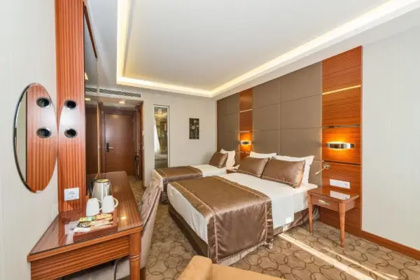 Glorious Hotel 8