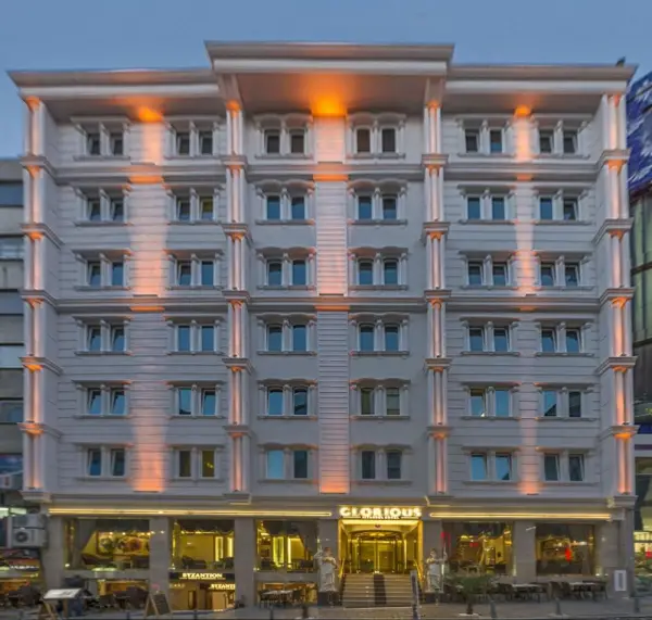 Glorious Hotel 9